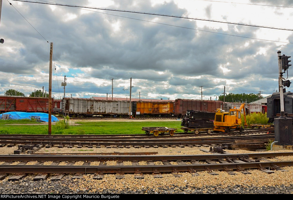 Reefer and Ice cars, Box cars and Tie Crane